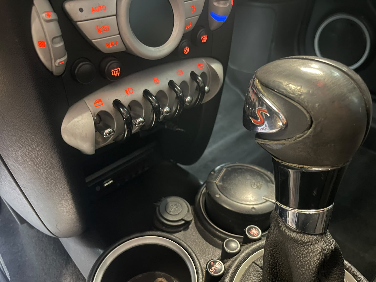 MINI COOPER 8